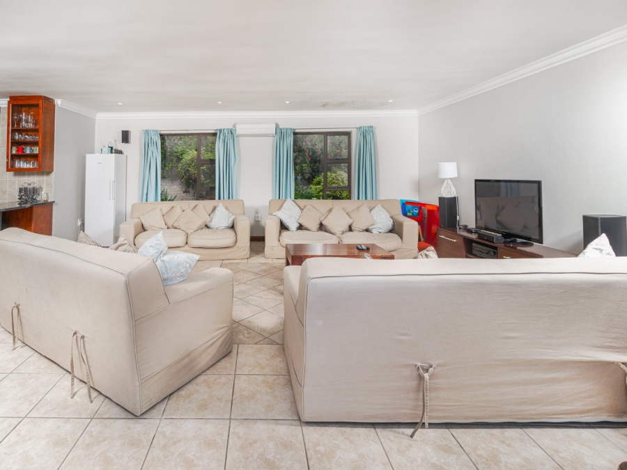 5 Bedroom Property for Sale in Caribbean Beach Club North West